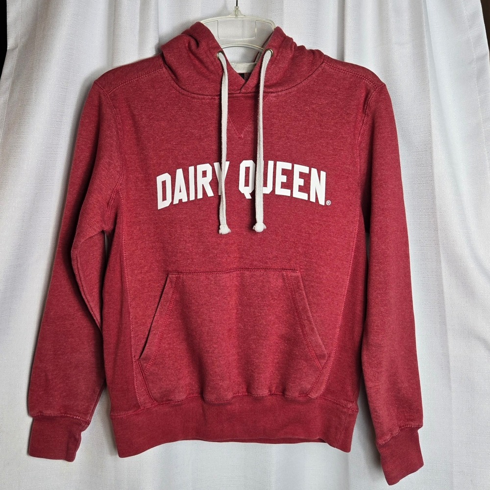 Dairy Queen Red Graphic Hoodie Sweatshirt Hooded Pullover Size S Employee‎ Gear
